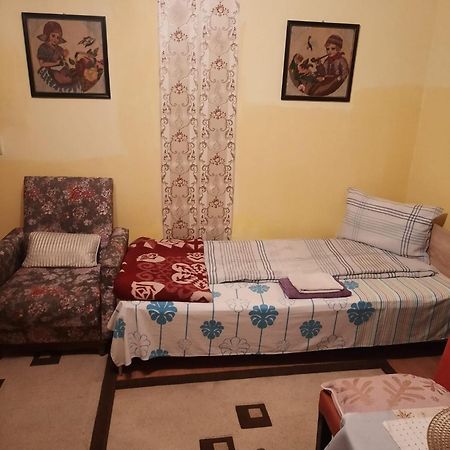 Apartament Cu Doua Camere Si Gradina Kluż-Napoka Zewnętrze zdjęcie