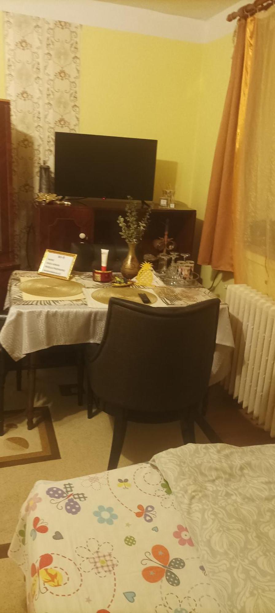 Apartament Cu Doua Camere Si Gradina Kluż-Napoka Zewnętrze zdjęcie
